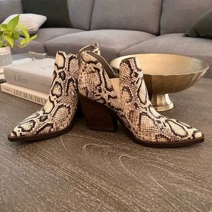 Vince Camuto Snakeskin booties